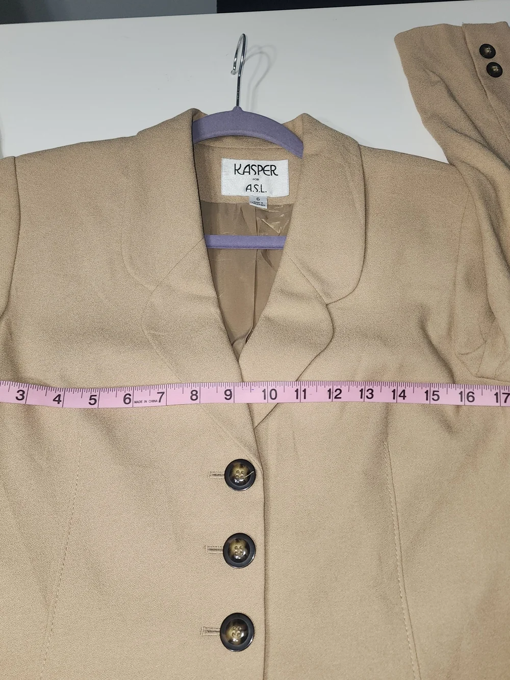 Kasper Women's Beige Notch-Collar Blazer with Three Buttons Corpcore Old Money